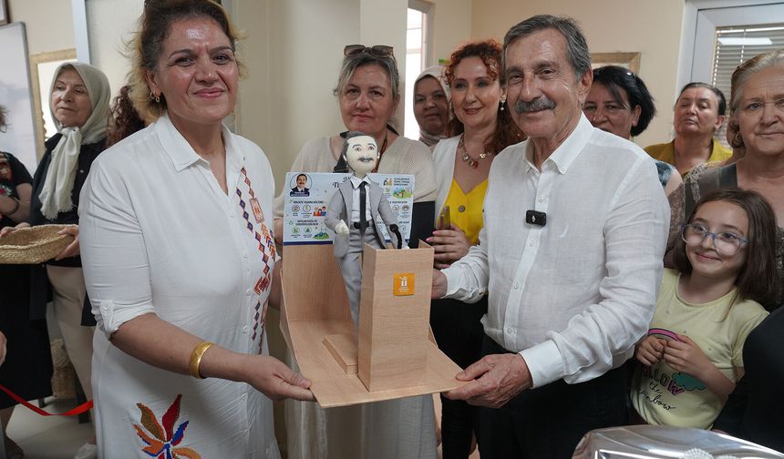 Tepebaşı Belediyesi Kursiyerlerinin El Emeği Ürünleri Sergilendi