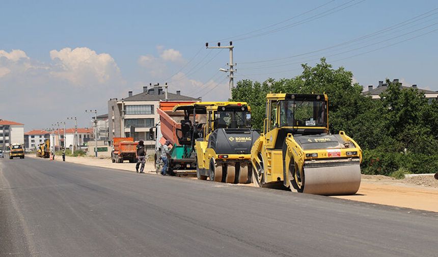 Eskişehir'de 8070 Bulvarı atyapı ve asfalt çalışmaları