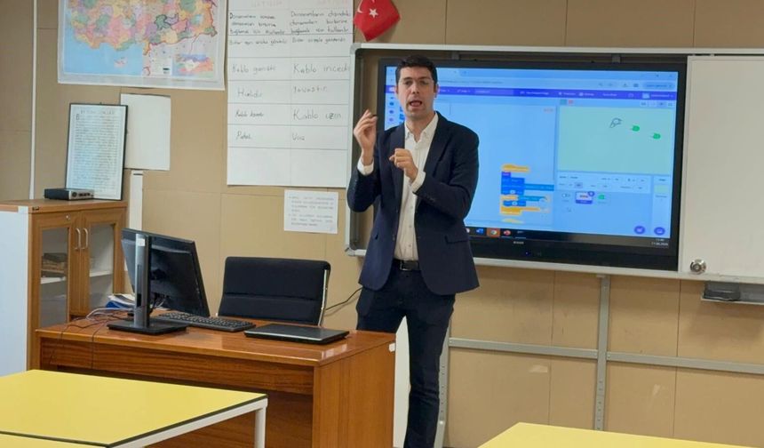 Türkiye’nin İlk Doktoralı İşitme Engelli Mühendisi Anadolu Üniversitesi’nde!