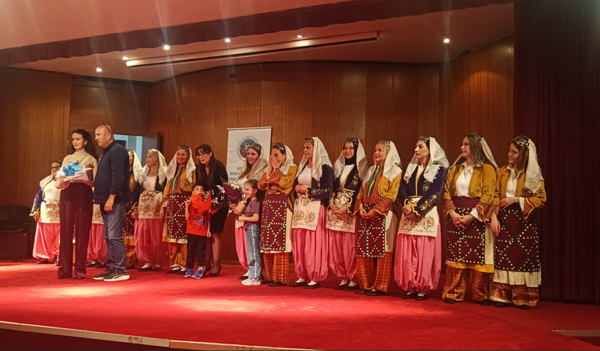 Eskişehir Sivrihisarlılar Derneği Kadın Halk Dansları Topluluğu’ndan Görkemli Gösteri
