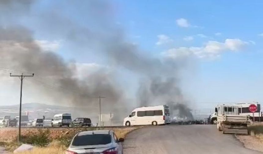 Eskişehir'de Gökyüzünü Kaplayan Dumanlar Panik Yarattı