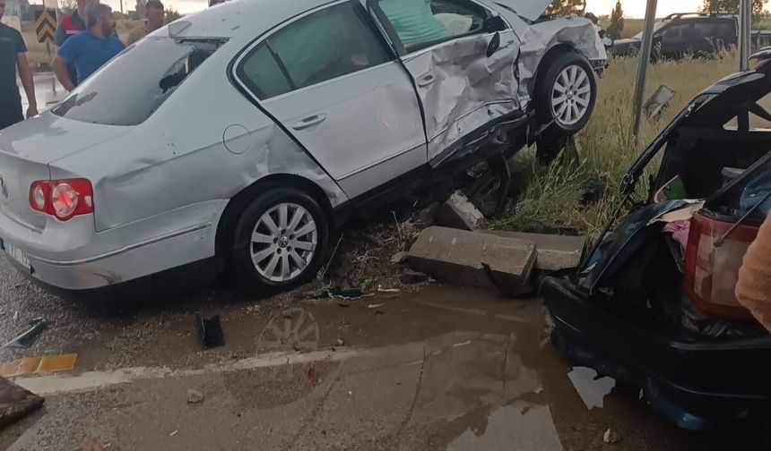 Eskişehir-Afyonkarahisar Yolunda Kaza: 4 Yaralı