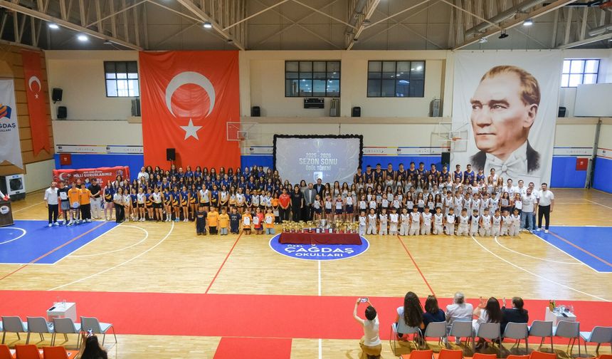Çağdaş Kolejliler başarılarını kutladı!