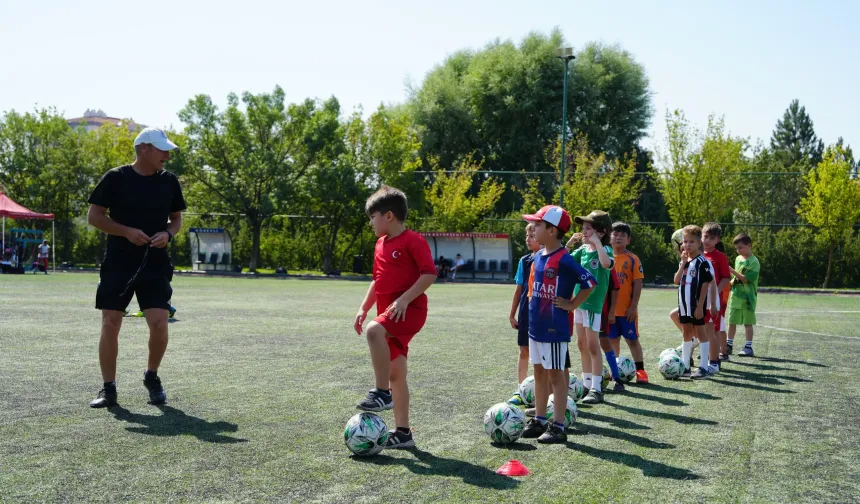 Eskişehir Büyükşehir Belediyesi Yaz Spor Kursları İçin Başvurular Online Olacak