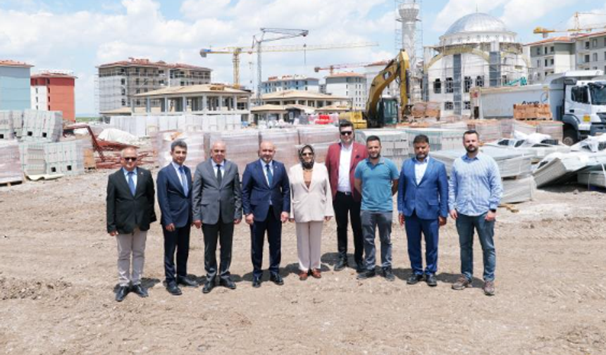 Albayrak ve Gürcan'dan Eskişehir TOKİ Projesinde İnceleme
