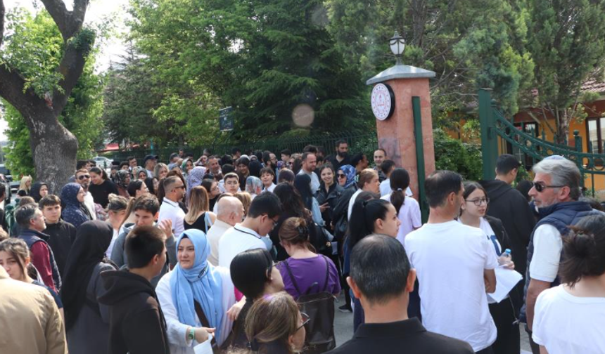 Eskişehir’de LGS Heyecanı: Öğrenciler Gelecekleri İçin Ter Döktü