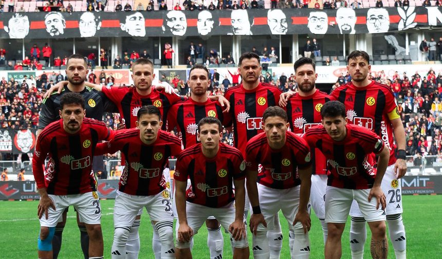 Şapcı düğmeye bastı!
