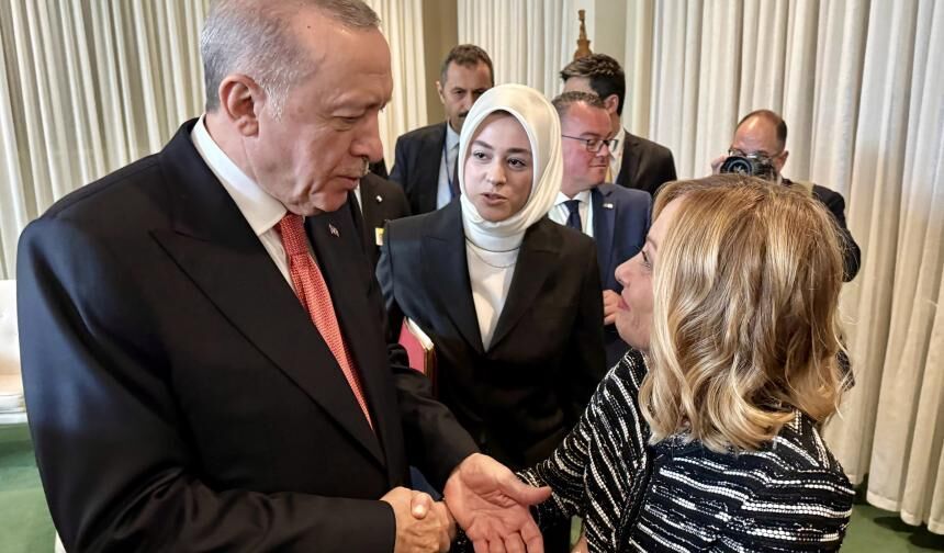 İtalya Başbakanı Meloni Sigarayı Bıraktığını Açıkladı