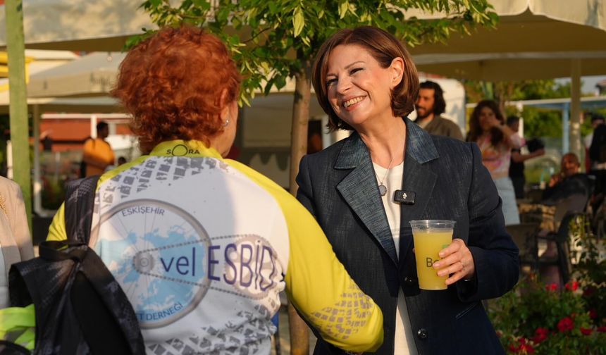 Başkan Ayşe Ünlüce Bisiklet Severlerle Bir Araya Geldi