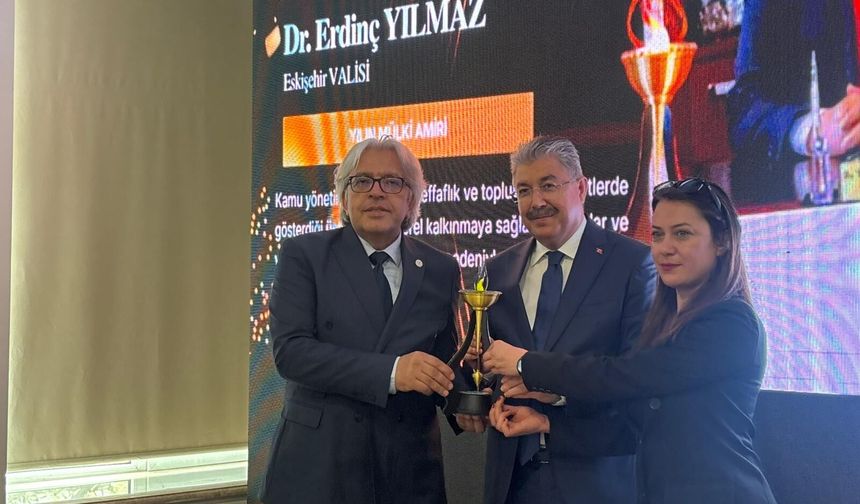 Vali Yılmaz’a "Yılın Mülki İdare Amiri" Ödülü