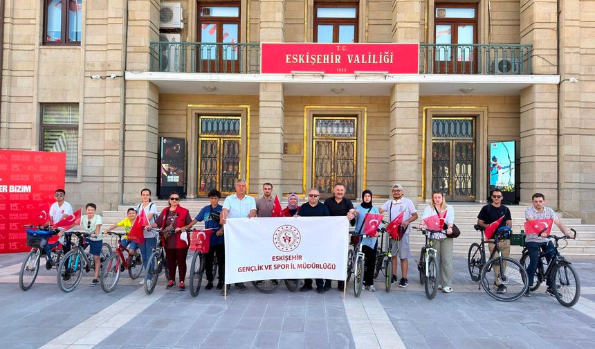 Eskişehir'de Gençler Milli Birlik İçin Pedal Çevirdi