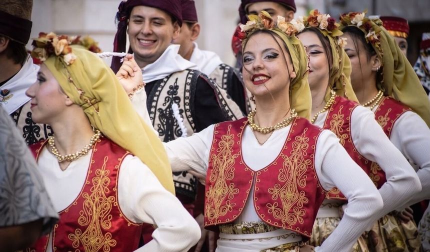 Anadolu Üniversitesi Türk Kültürünü İspanya'ya Taşıdı