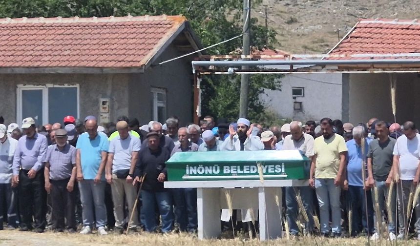 Eskişehir'de 5 Kişiyi Bıçaklayan Şahsın Cenazesi Defnedildi