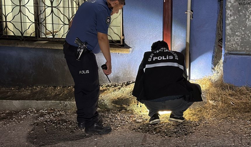 Evini Ateşe Verip Kayıplara Karıştı!