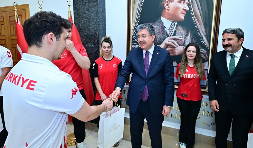 Eskişehir’in Gurur Tablosu Vali Yılmaz’ın Konuğu Oldu!