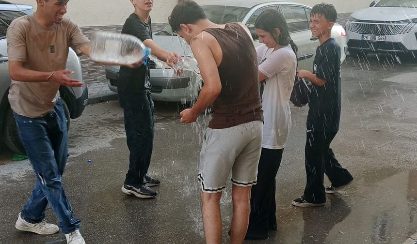 Eskişehir’de 40 Derecelik Sıcağa Eğlenceli Çözüm