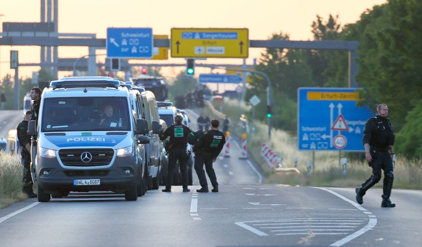 Almanya’da AfD kongresi sokakları karıştırdı