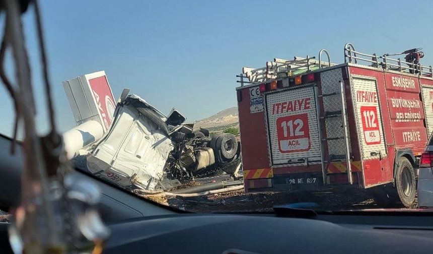 Eskişehir-Ankara Yolunda Tır Kazası: Facia Önlenmiş Oldu