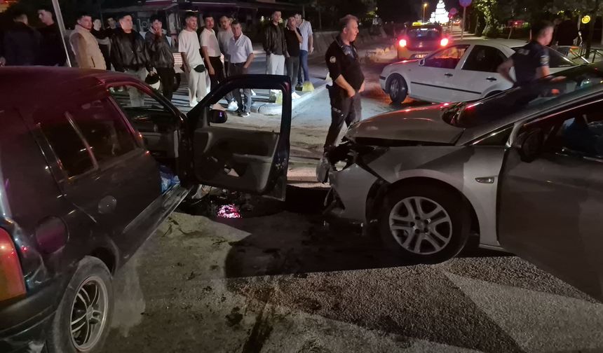 Eskişehir’de Alkollü Sürücü “Ben Orayı Düz Sandım” Diyerek Kaza Yaptı
