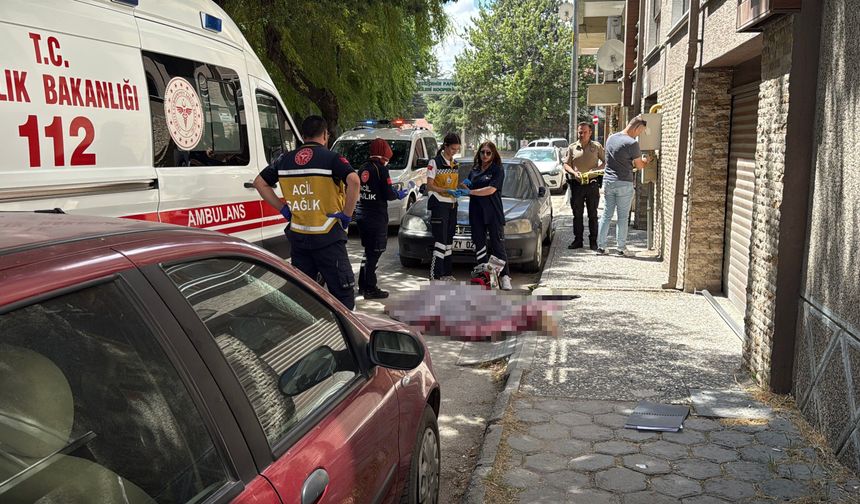 Eskişehir’de 3’üncü Kattan Düşen Kadın Hayatını Kaybetti