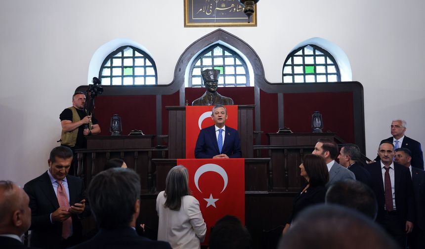 Özgür Özel: “YENİ Parti İlk ve Son Kez Ana Muhalefet”