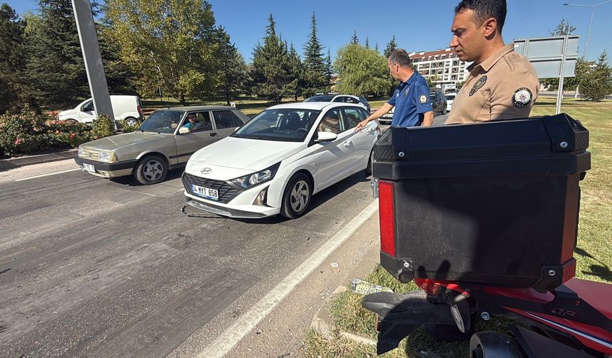 Eskişehir’de Otomobil ile Motosiklet Çarpıştı