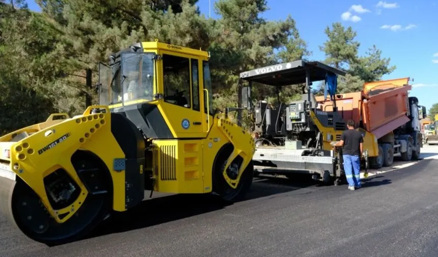 Eskişehir'de Yol Bakım Çalışmaları Trafiği Etkiliyor