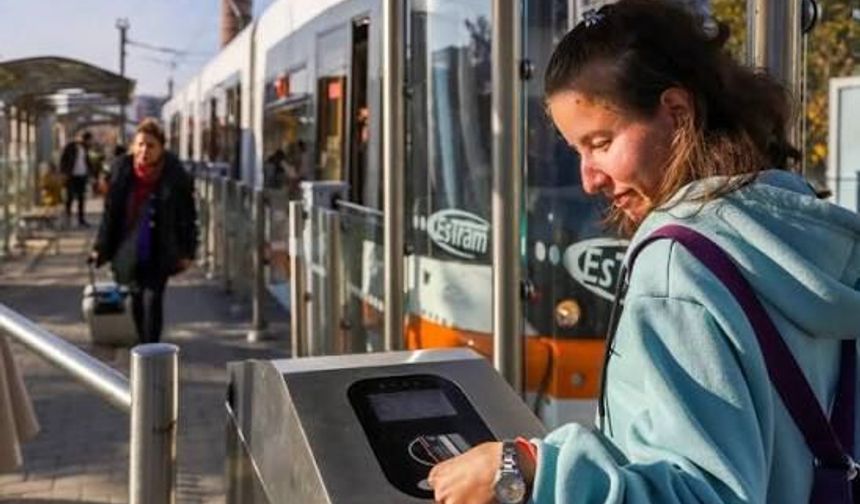 15 Temmuz'da Vatandaşlar Tramvaylara Bilet Basmak Zorunda Kaldı!