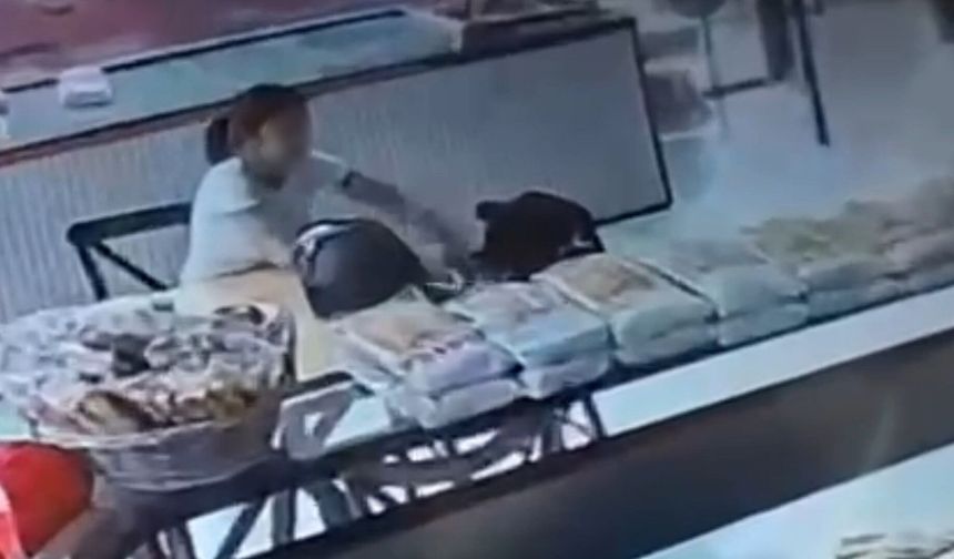Müşteri Gibi Geldiği Fırında Şekerliği Çantasına Attı