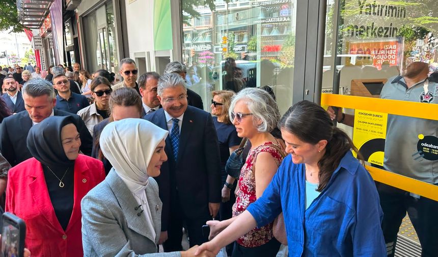 Bakan Göktaş Eskişehir’de Esnafla Buluştu