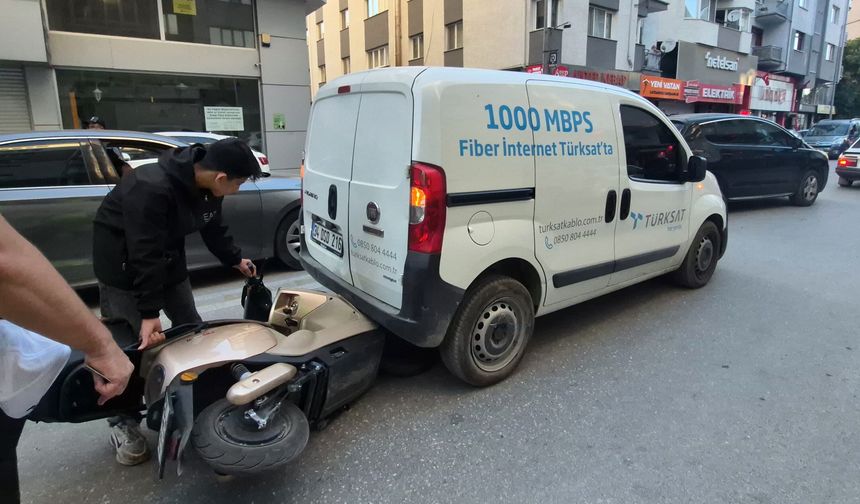 Eskişehir’de Motosiklet Aracın Altına Girdi