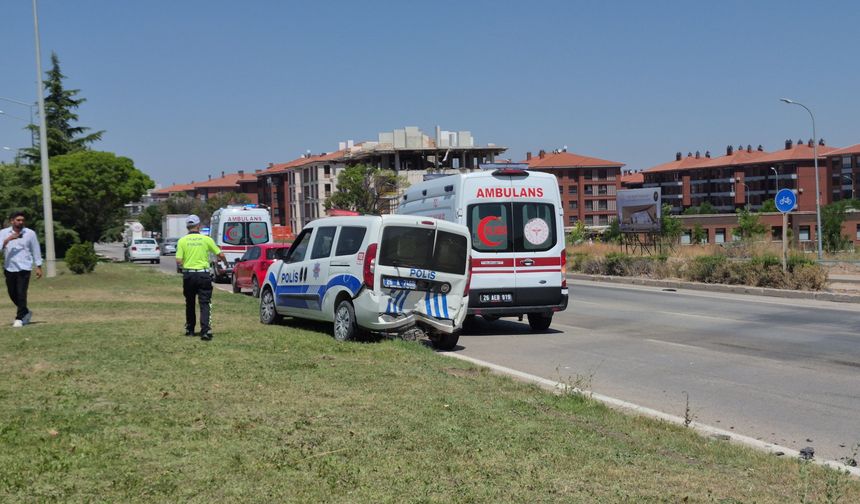Eskişehir’de Zincirleme Kaza: 1'i polis 1'i bekçi toplam 6 yaralı
