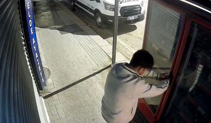 Odunpazarı’nda İlginç Olay: Kilitli Dolabı Açamadılar