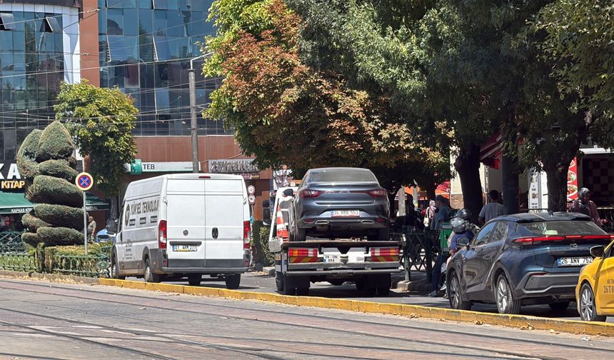Eskişehir’de Hatalı Park Trafiği Felç Etti