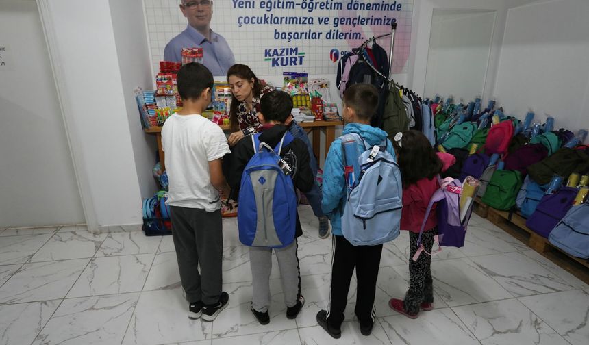 Okul Çantaları Halk Market’te Dayanışmayla Doluyor