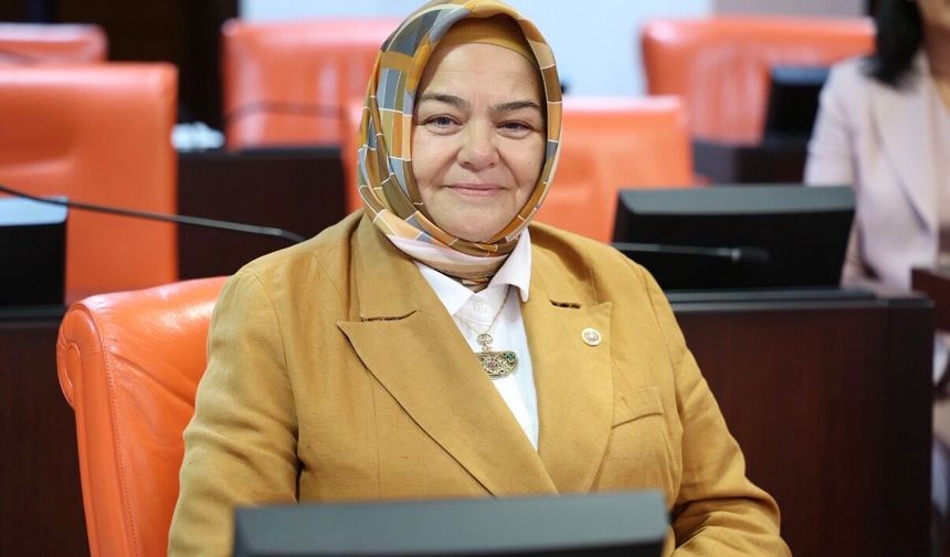 Milletvekili Ayşen Gürcan Üniversiteye Adım Atan Gençleri Tebrik Etti