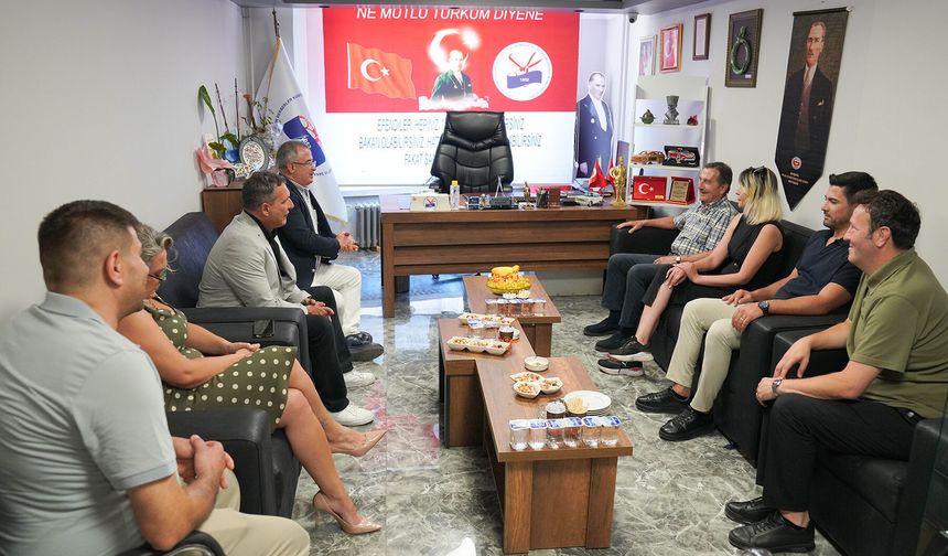 Başkan Ataç Berberler ve Kuaförler Odasını Ziyaret Etti