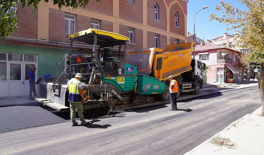 İstiklal Caddesi’nde Asfalt Çalışmaları Sürüyor