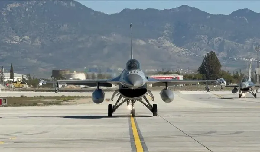 Türk F-16'lar havada vurdu!