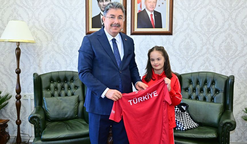 Vali Yılmaz şampiyon Elif’i ağırladı!
