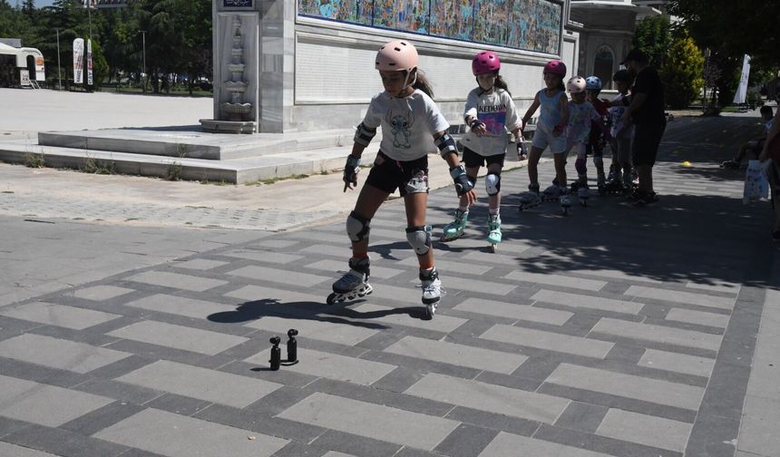 Eskişehir’de Paten Eğitimi Devam Ediyor