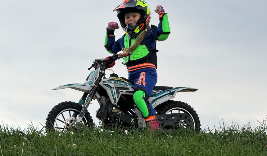 5 Yaşındaki İkra Bisikletten Önce Motosiklete Başladı