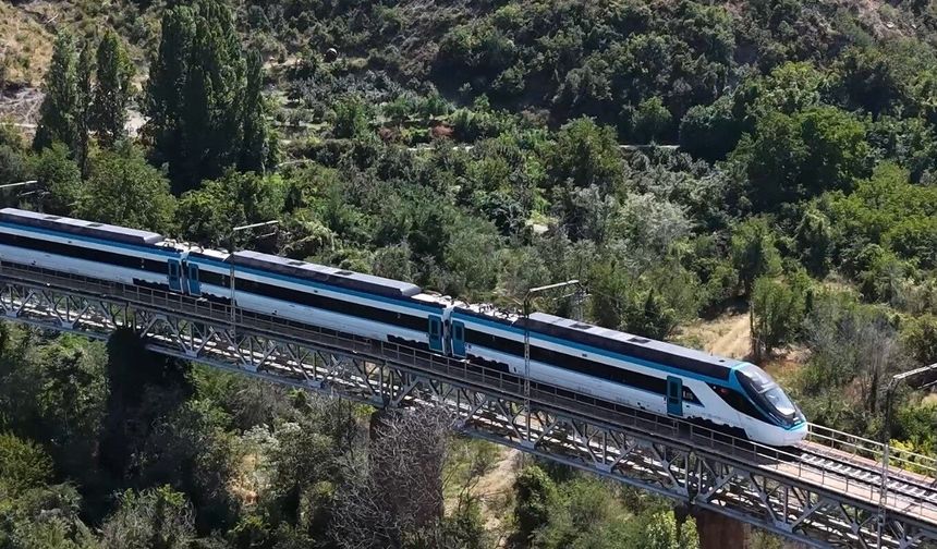 Bakan Uraloğlu Açıkladı: İkinci Milli Hızlı Tren Setinin Üretimi Başladı