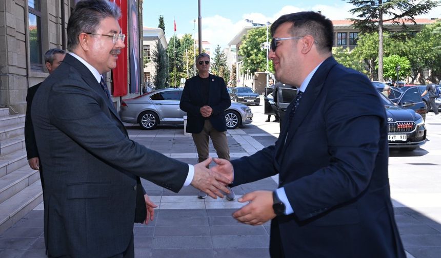 Adalet Bakan Yardımcısı Tuncay, Eskişehir Valisi Yılmaz'ı ziyaret etti