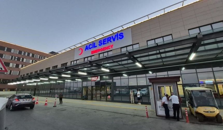 Eskişehir'de Baygın Bulunan Yaşlı Çift Hastaneye Kaldırıldı