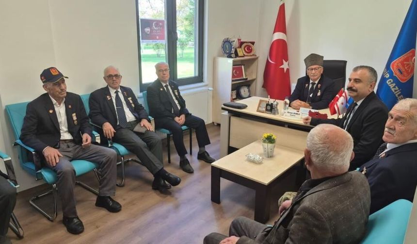 İl Müdürü Orhan Bayrak’tan Gaziler Günü’nde Derneklere Ziyaret