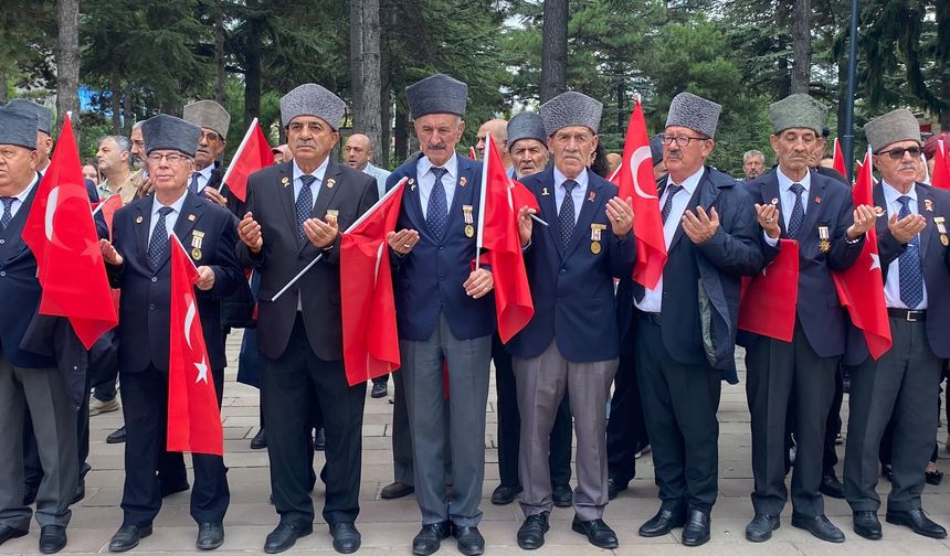 Eskişehir'de 19 Eylül Gaziler Günü Bando Eşliğinde Kutlandı
