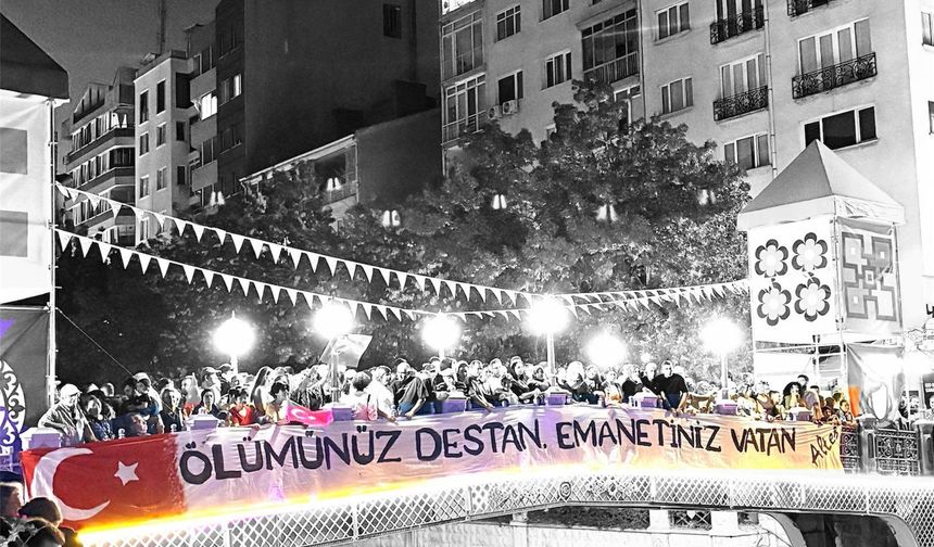 Altes Tribünü’nden Duygu Dolu Pankart