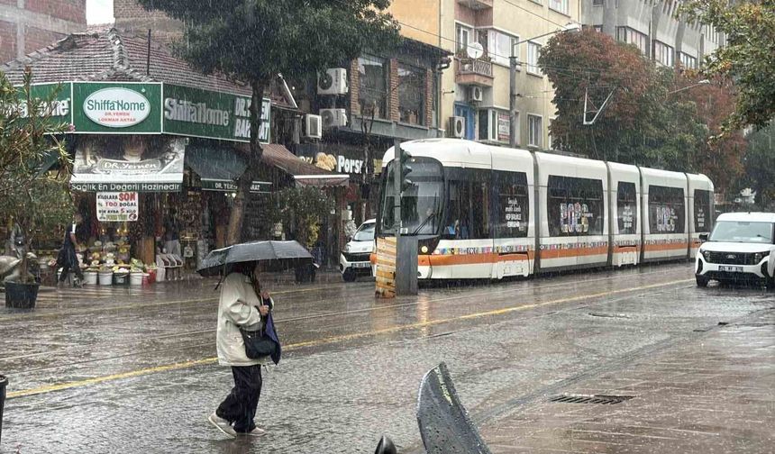 Yağışlı hava Eskişehir'de etkisini artırıyor: İşte saat saat tahminler