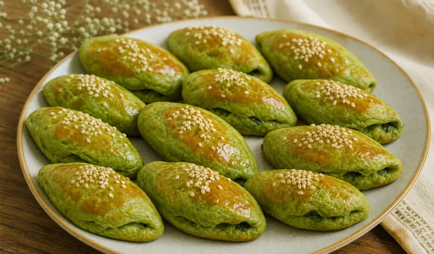 Çay Saatleri İçin Nefis ve Pratik Ispanaklı Labneli Poğaça Tarifi